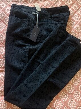 NWT NYDJ Size 10 Slim Straight Black Floral Velvet Damask Jeans